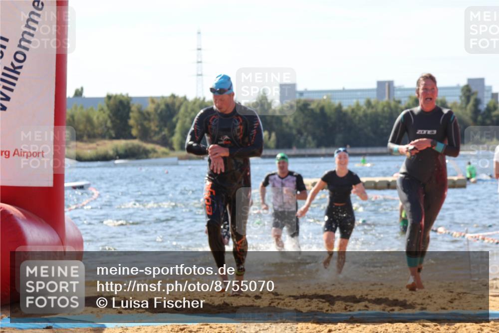07.09.2025 - 19. Norderstedt Triathlon Luisa Fischer http://msf.ph/oto/8755070 07.09.2025 11:44:22 Schwimmen 216, 1280, 1361, 1378 meine-sportfotos.de