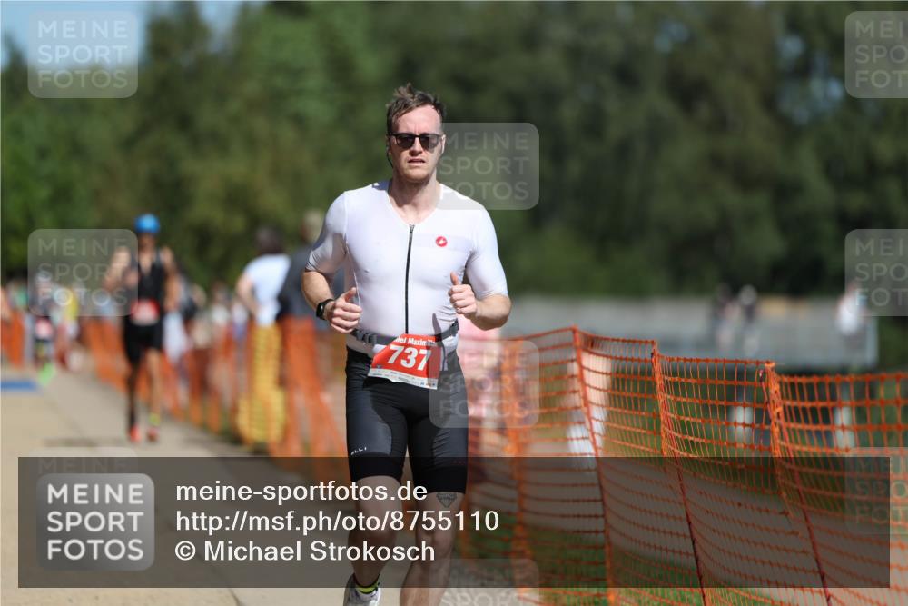 07.09.2025 - 19. Norderstedt Triathlon Michael Strokosch http://msf.ph/oto/8755110 07.09.2025 12:49:19 Laufen 202, 737, 820 meine-sportfotos.de