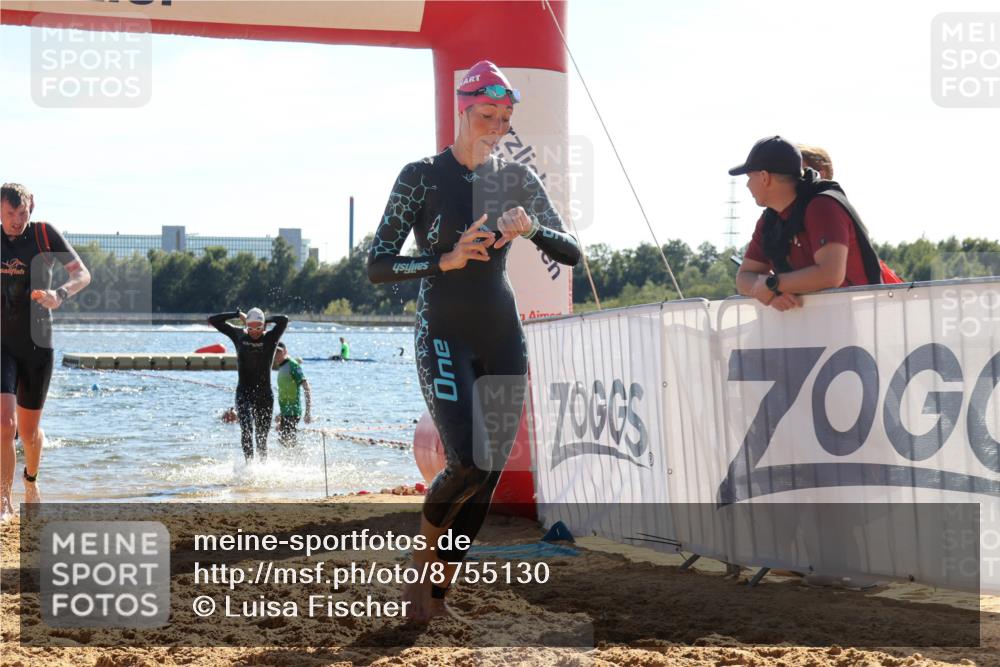 07.09.2025 - 19. Norderstedt Triathlon Luisa Fischer http://msf.ph/oto/8755130 07.09.2025 15:41:31 Schwimmen 1579, 1609, 1613, 1623 meine-sportfotos.de
