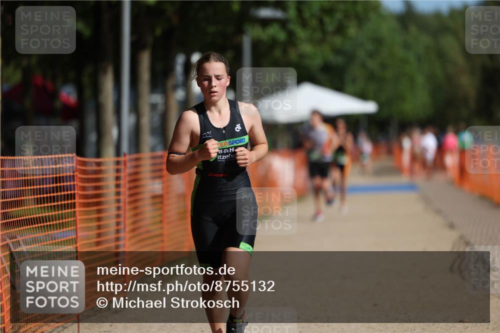 07.09.2025 - 19. Norderstedt Triathlon Michael Strokosch http://msf.ph/oto/8755132 07.09.2025 10:59:56 Laufen 681, 683 meine-sportfotos.de