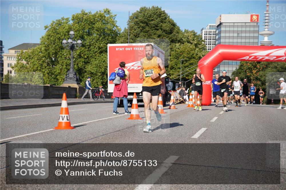 07.09.2025 - BARMER Alsterlauf Yannick Fuchs http://msf.ph/oto/8755133 07.09.2025 09:37:42 Laufen 5488, 6095 meine-sportfotos.de