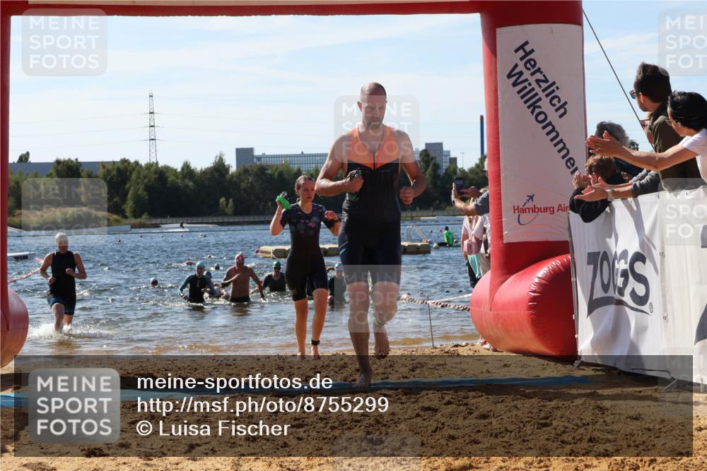 07.09.2025 - 19. Norderstedt Triathlon Luisa Fischer http://msf.ph/oto/8755299 07.09.2025 11:44:37 Schwimmen 695, 756, 1343, 1364, 1378 meine-sportfotos.de