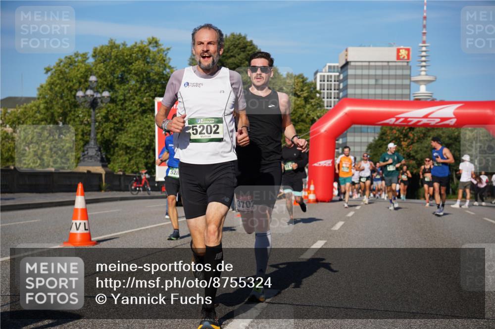 07.09.2025 - BARMER Alsterlauf Yannick Fuchs http://msf.ph/oto/8755324 07.09.2025 09:37:50 Laufen 528, 5202, 3707 meine-sportfotos.de