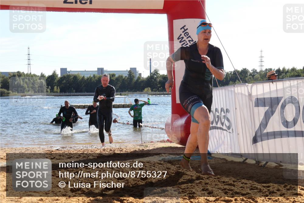 07.09.2025 - 19. Norderstedt Triathlon Luisa Fischer http://msf.ph/oto/8755327 07.09.2025 15:42:04 Schwimmen 1102, 1550, 1567 meine-sportfotos.de