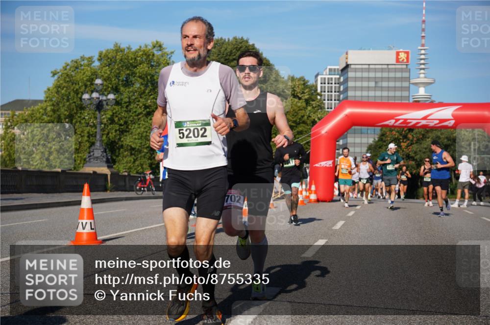 07.09.2025 - BARMER Alsterlauf Yannick Fuchs http://msf.ph/oto/8755335 07.09.2025 09:37:50 Laufen 5202, 702 meine-sportfotos.de