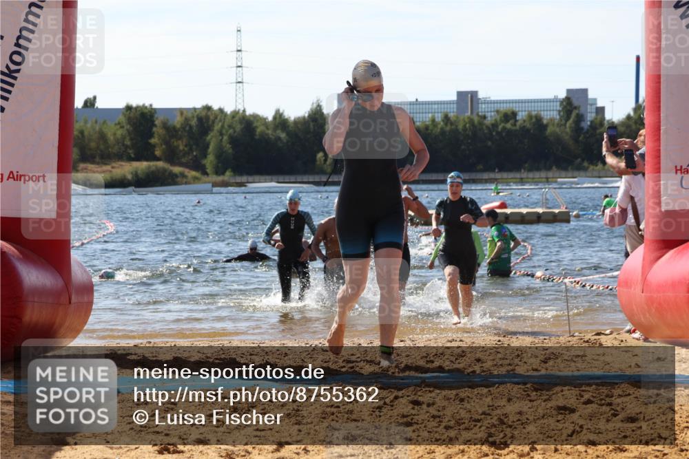 07.09.2025 - 19. Norderstedt Triathlon Luisa Fischer http://msf.ph/oto/8755362 07.09.2025 11:44:42 Schwimmen 207, 251, 292, 695, 756, 776, 1343, 1364 meine-sportfotos.de