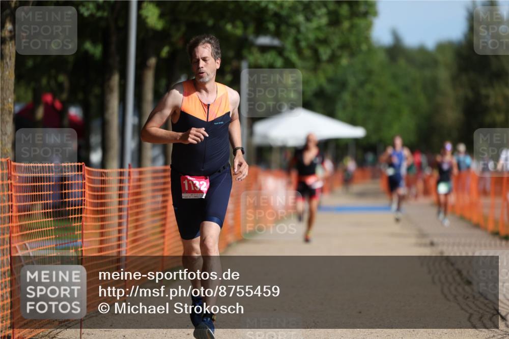07.09.2025 - 19. Norderstedt Triathlon Michael Strokosch http://msf.ph/oto/8755459 07.09.2025 10:41:39 Laufen 663, 1132 meine-sportfotos.de