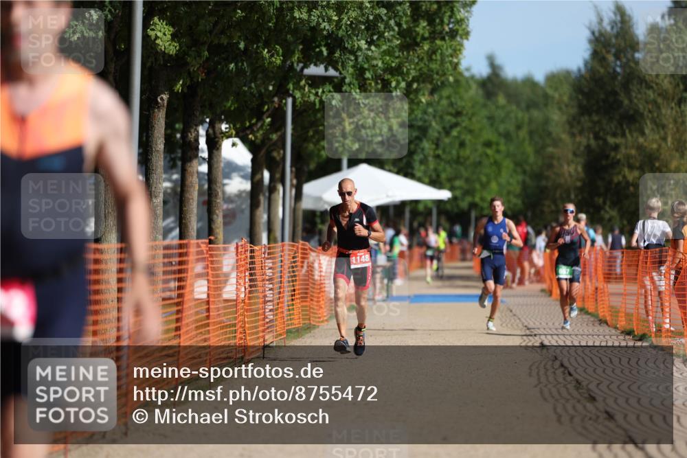07.09.2025 - 19. Norderstedt Triathlon Michael Strokosch http://msf.ph/oto/8755472 07.09.2025 10:41:40 Laufen 663, 1132, 1148 meine-sportfotos.de