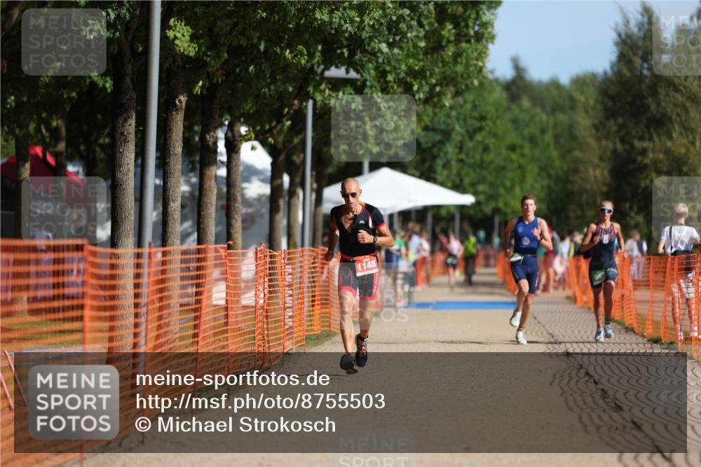 07.09.2025 - 19. Norderstedt Triathlon Michael Strokosch http://msf.ph/oto/8755503 07.09.2025 10:41:41 Laufen 673, 1132, 1148 meine-sportfotos.de