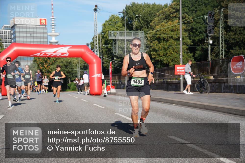 07.09.2025 - BARMER Alsterlauf Yannick Fuchs http://msf.ph/oto/8755550 07.09.2025 09:37:57 Laufen 3602, 495, 4030, 4482 meine-sportfotos.de
