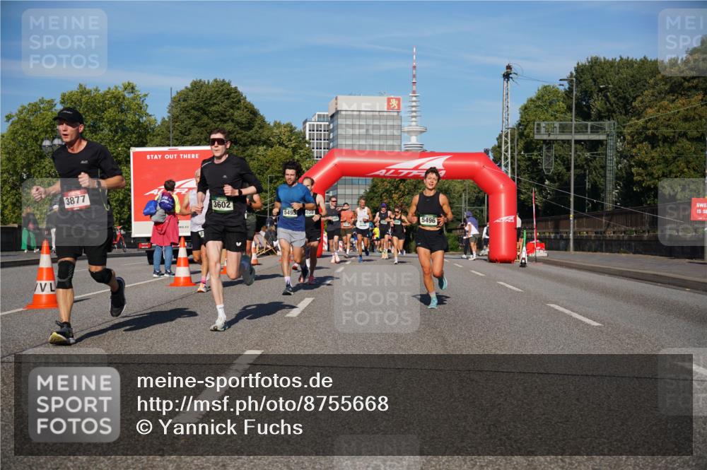 07.09.2025 - BARMER Alsterlauf Yannick Fuchs http://msf.ph/oto/8755668 07.09.2025 09:37:59 Laufen 3877, 3602, 5495, 030, 5496 meine-sportfotos.de