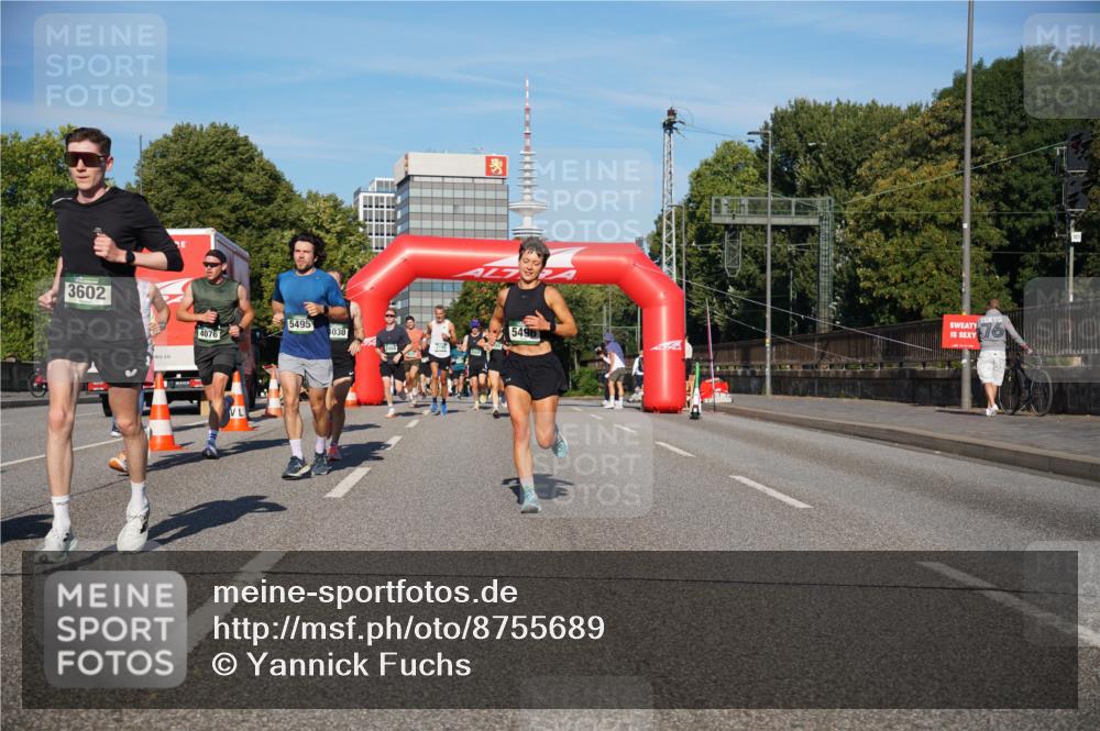 07.09.2025 - BARMER Alsterlauf Yannick Fuchs http://msf.ph/oto/8755689 07.09.2025 09:38:00 Laufen 3602, 4076, 5495, 030, 5496 meine-sportfotos.de