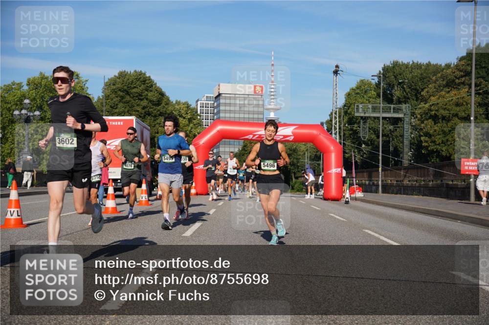 07.09.2025 - BARMER Alsterlauf Yannick Fuchs http://msf.ph/oto/8755698 07.09.2025 09:38:00 Laufen 3602, 8255, 4076, 5495, 030, 5496 meine-sportfotos.de