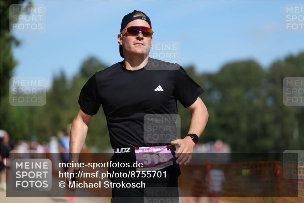 07.09.2025 - 19. Norderstedt Triathlon Michael Strokosch http://msf.ph/oto/8755701 07.09.2025 13:11:34 Laufen 318, 813, 853, 1342 meine-sportfotos.de