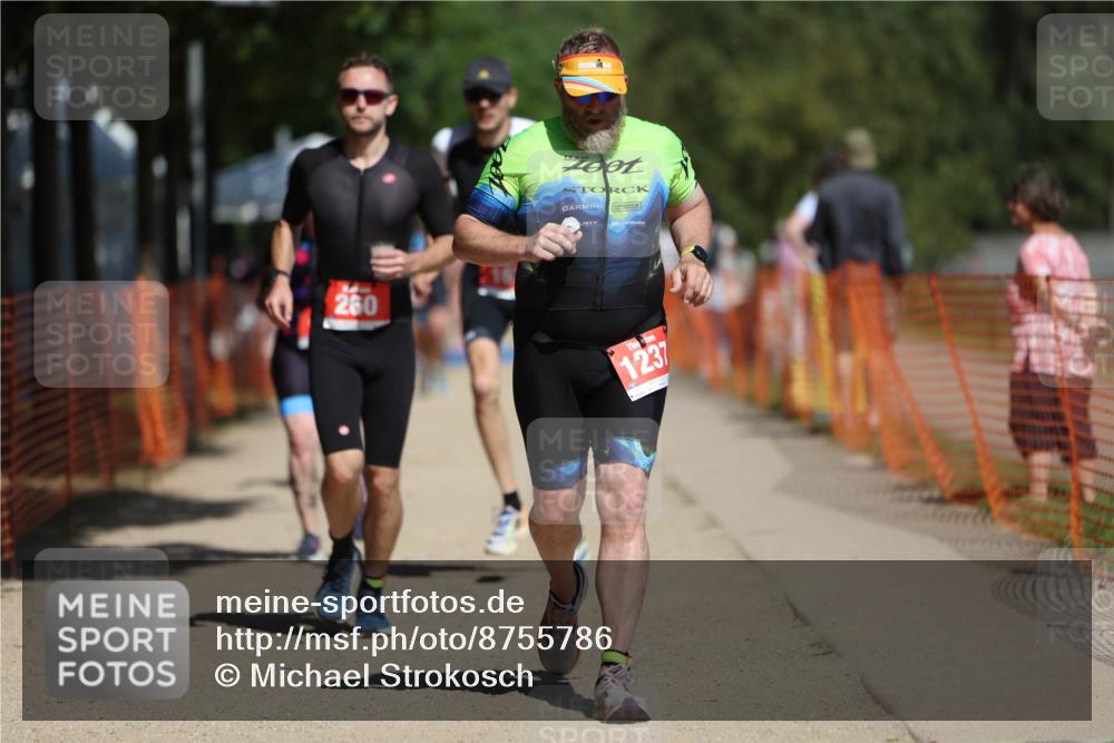 07.09.2025 - 19. Norderstedt Triathlon Michael Strokosch http://msf.ph/oto/8755786 07.09.2025 12:49:49 Laufen 137, 167, 207, 260, 721, 1237 meine-sportfotos.de