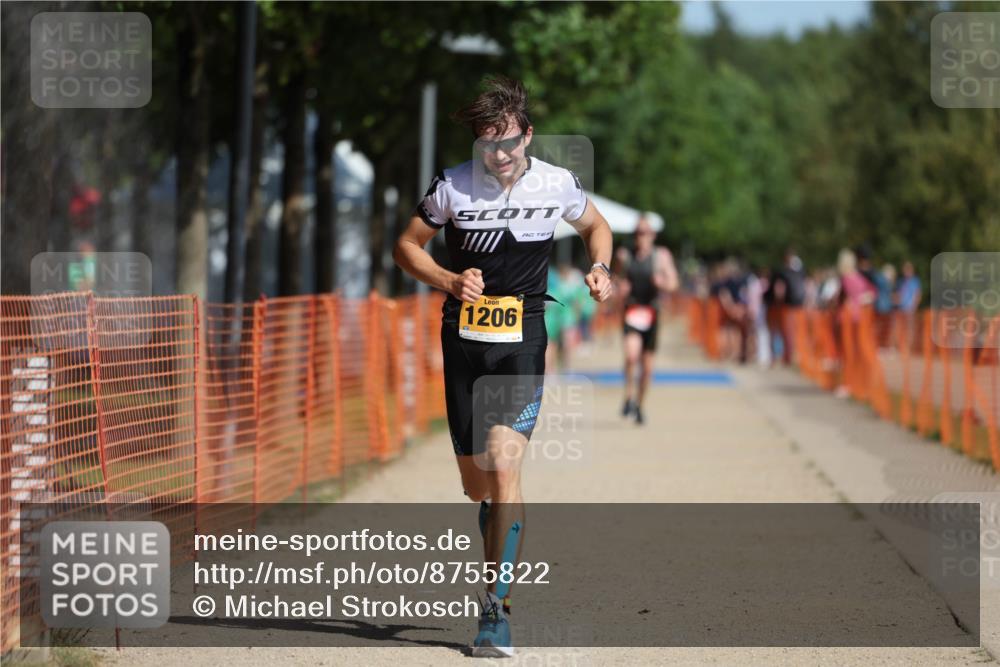 07.09.2025 - 19. Norderstedt Triathlon Michael Strokosch http://msf.ph/oto/8755822 07.09.2025 12:03:14 Laufen 1206 meine-sportfotos.de