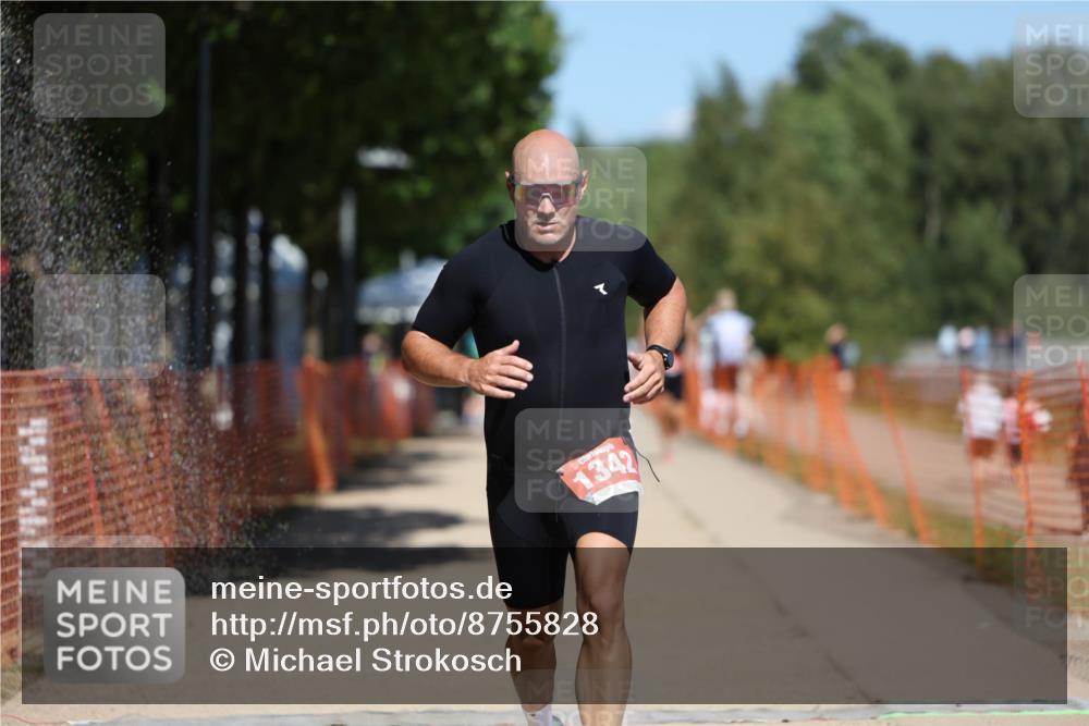07.09.2025 - 19. Norderstedt Triathlon Michael Strokosch http://msf.ph/oto/8755828 07.09.2025 13:11:40 Laufen 853, 1342 meine-sportfotos.de