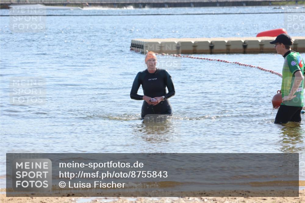 07.09.2025 - 19. Norderstedt Triathlon Luisa Fischer http://msf.ph/oto/8755843 07.09.2025 15:46:40 Schwimmen  meine-sportfotos.de