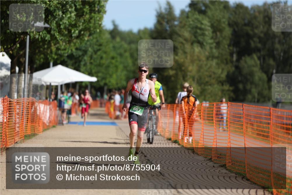 07.09.2025 - 19. Norderstedt Triathlon Michael Strokosch http://msf.ph/oto/8755904 07.09.2025 10:41:59 Laufen 667 meine-sportfotos.de