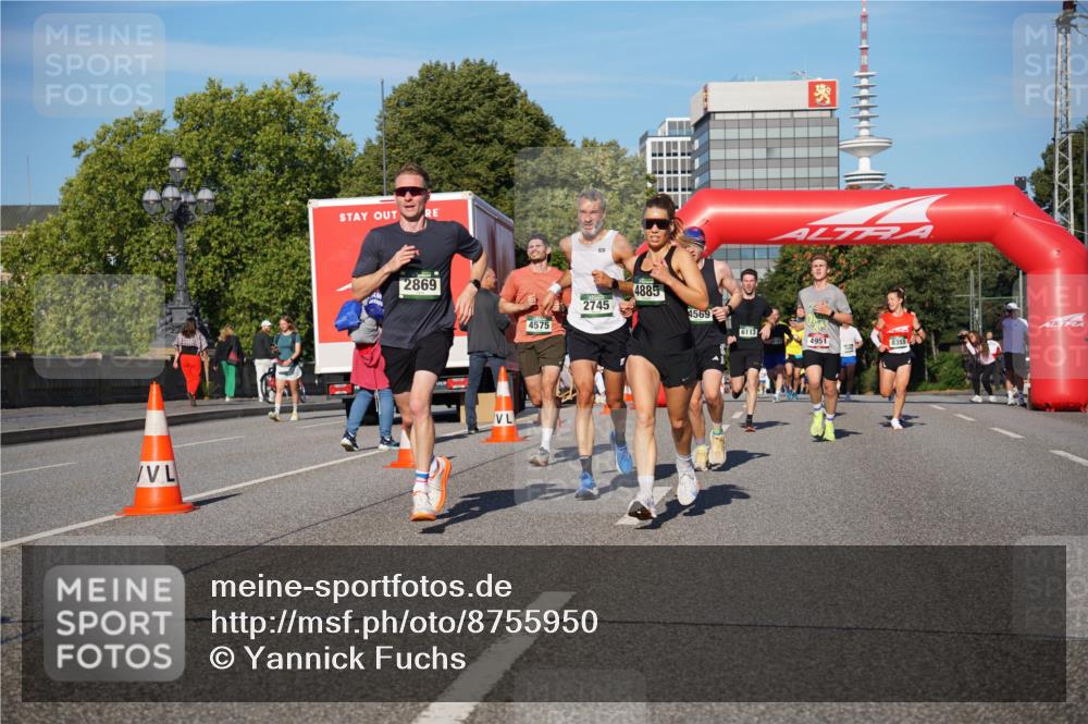 07.09.2025 - BARMER Alsterlauf Yannick Fuchs http://msf.ph/oto/8755950 07.09.2025 09:38:04 Laufen 2869, 4885, 2745, 4569, 4575, 6113, 4951, 83551 meine-sportfotos.de