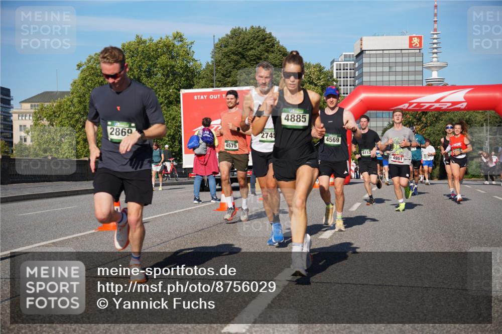 07.09.2025 - BARMER Alsterlauf Yannick Fuchs http://msf.ph/oto/8756029 07.09.2025 09:38:05 Laufen 2869, 4575, 2745, 4885, 4569, 6113, 4951 meine-sportfotos.de