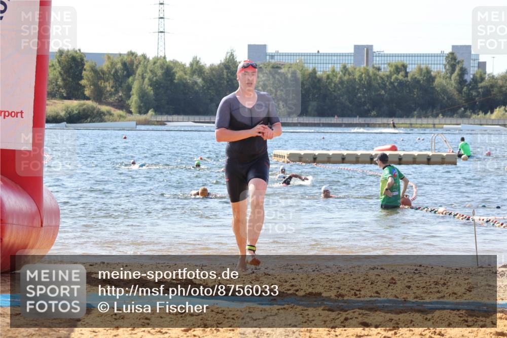 07.09.2025 - 19. Norderstedt Triathlon Luisa Fischer http://msf.ph/oto/8756033 07.09.2025 11:45:23 Schwimmen 195, 210, 282, 761 meine-sportfotos.de