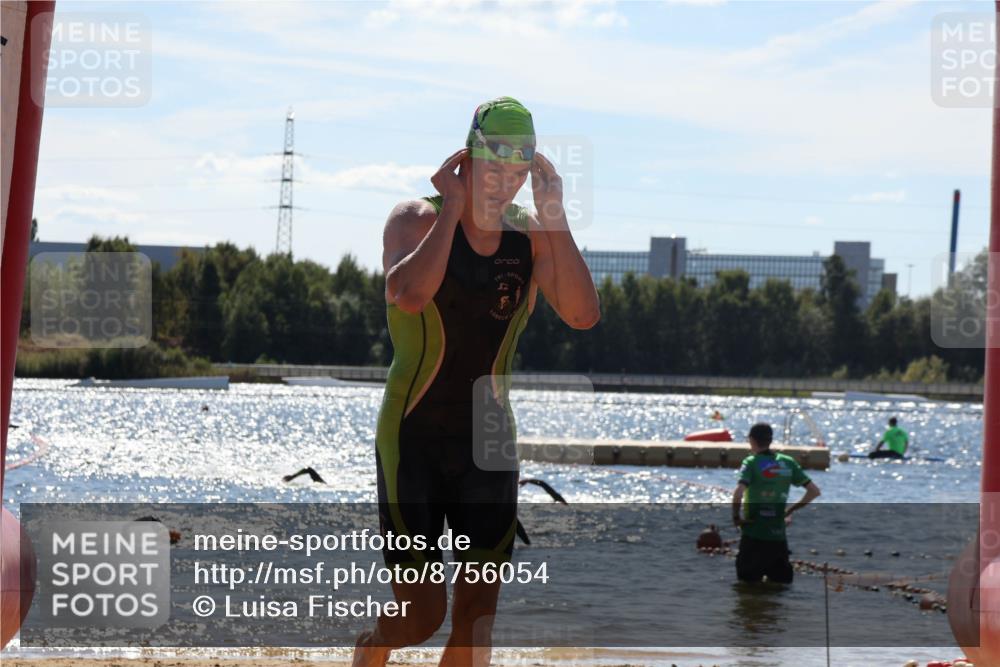 07.09.2025 - 19. Norderstedt Triathlon Luisa Fischer http://msf.ph/oto/8756054 07.09.2025 13:27:27 Schwimmen 960, 1017 meine-sportfotos.de