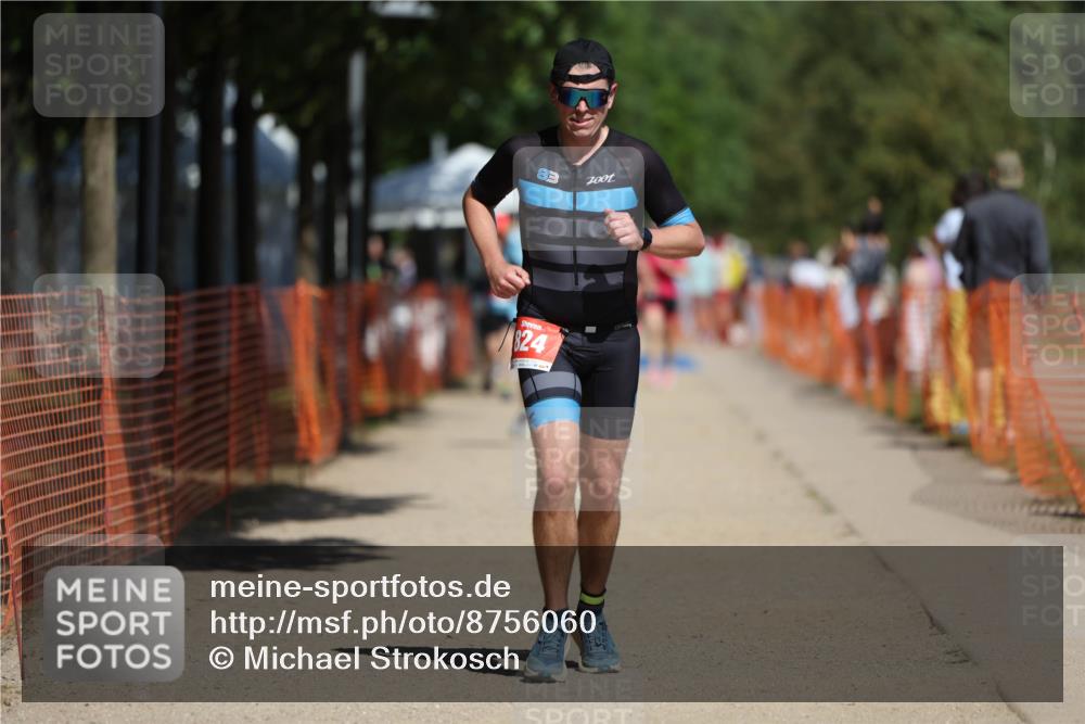 07.09.2025 - 19. Norderstedt Triathlon Michael Strokosch http://msf.ph/oto/8756060 07.09.2025 12:49:59 Laufen 721, 824 meine-sportfotos.de