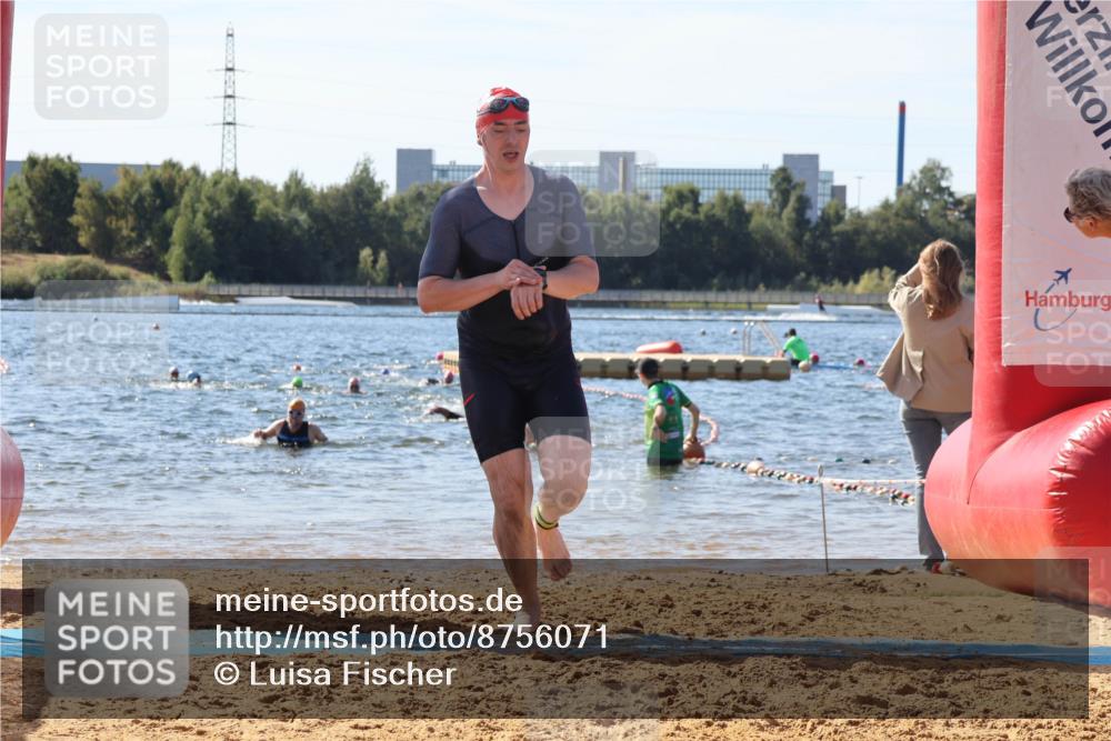 07.09.2025 - 19. Norderstedt Triathlon Luisa Fischer http://msf.ph/oto/8756071 07.09.2025 11:45:25 Schwimmen 195, 210, 282, 761 meine-sportfotos.de