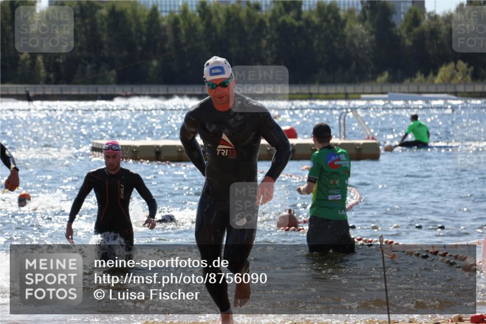07.09.2025 - 19. Norderstedt Triathlon Luisa Fischer http://msf.ph/oto/8756090 07.09.2025 13:27:36 Schwimmen 880, 969, 1002, 1017 meine-sportfotos.de