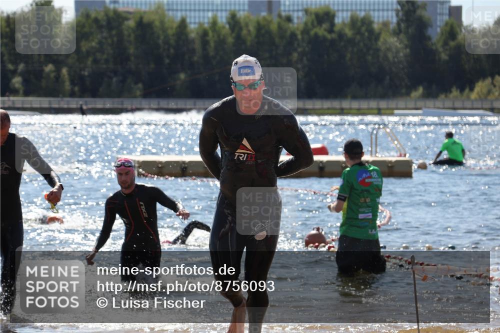 07.09.2025 - 19. Norderstedt Triathlon Luisa Fischer http://msf.ph/oto/8756093 07.09.2025 13:27:36 Schwimmen 880, 969, 1002, 1017 meine-sportfotos.de
