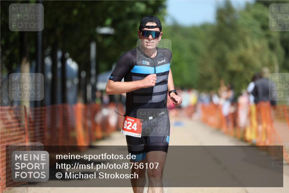 07.09.2025 - 19. Norderstedt Triathlon Michael Strokosch http://msf.ph/oto/8756107 07.09.2025 12:50:00 Laufen 721, 824 meine-sportfotos.de