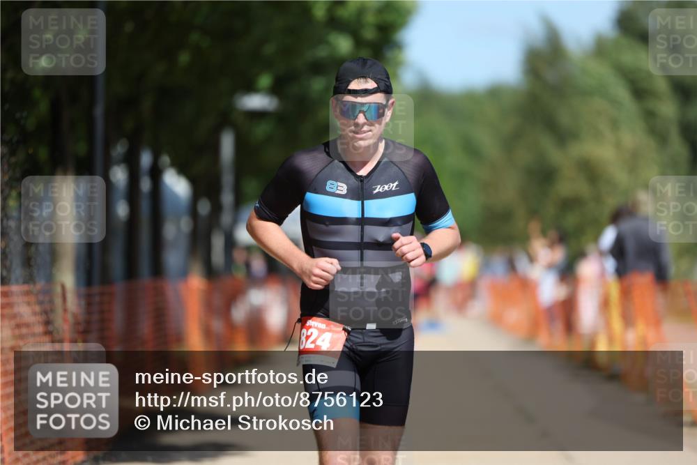 07.09.2025 - 19. Norderstedt Triathlon Michael Strokosch http://msf.ph/oto/8756123 07.09.2025 12:50:00 Laufen 721, 824 meine-sportfotos.de
