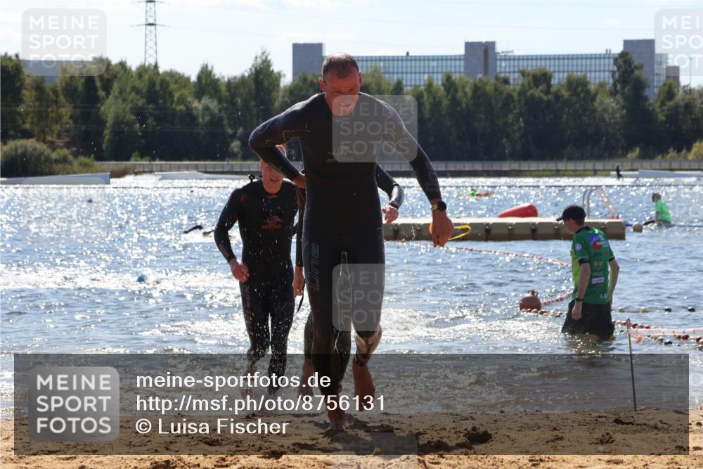 07.09.2025 - 19. Norderstedt Triathlon Luisa Fischer http://msf.ph/oto/8756131 07.09.2025 13:27:40 Schwimmen 880, 969, 1002, 1421 meine-sportfotos.de