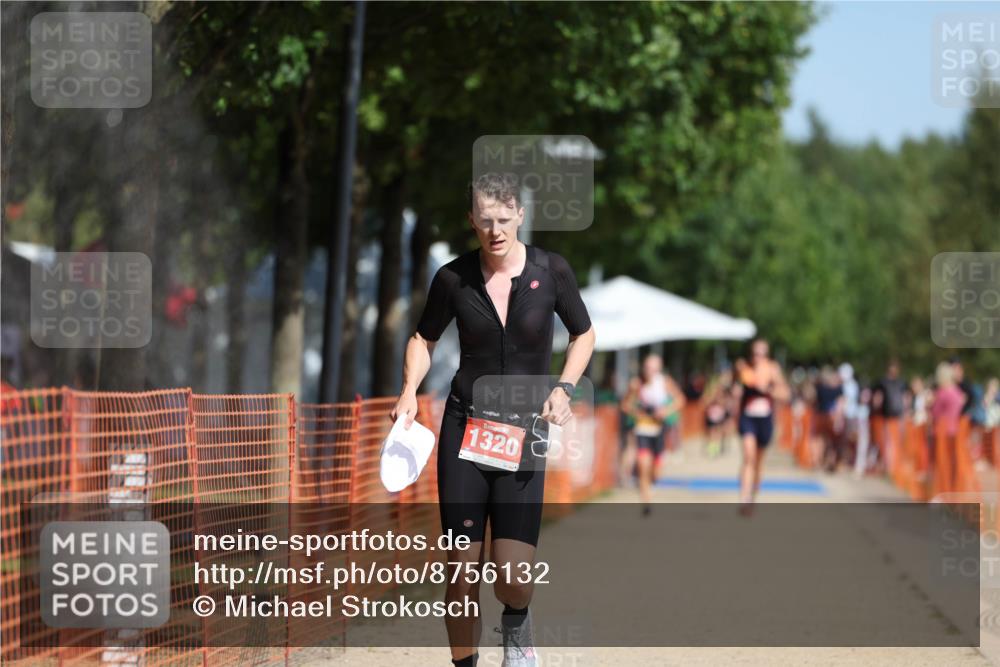 07.09.2025 - 19. Norderstedt Triathlon Michael Strokosch http://msf.ph/oto/8756132 07.09.2025 12:03:33 Laufen 1320 meine-sportfotos.de