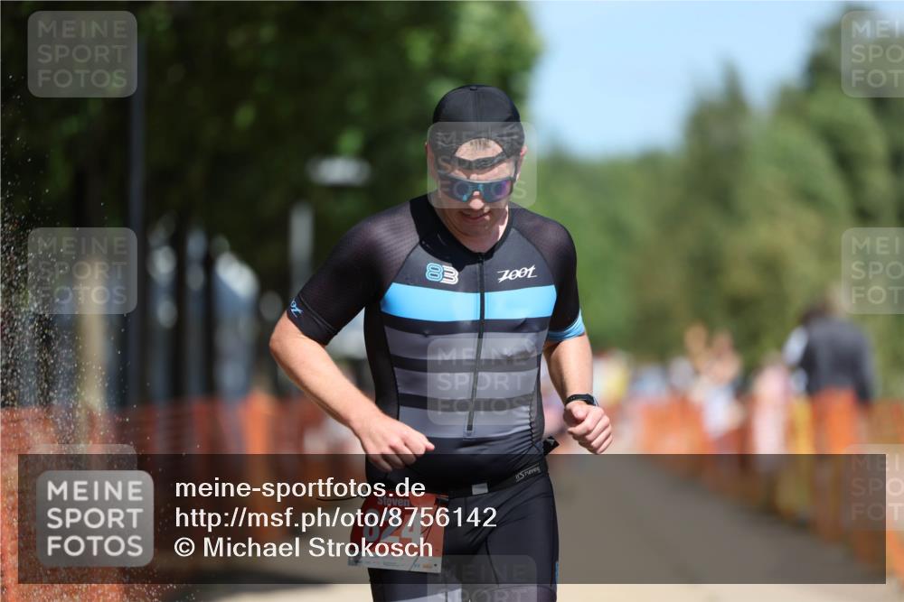 07.09.2025 - 19. Norderstedt Triathlon Michael Strokosch http://msf.ph/oto/8756142 07.09.2025 12:50:01 Laufen 824 meine-sportfotos.de