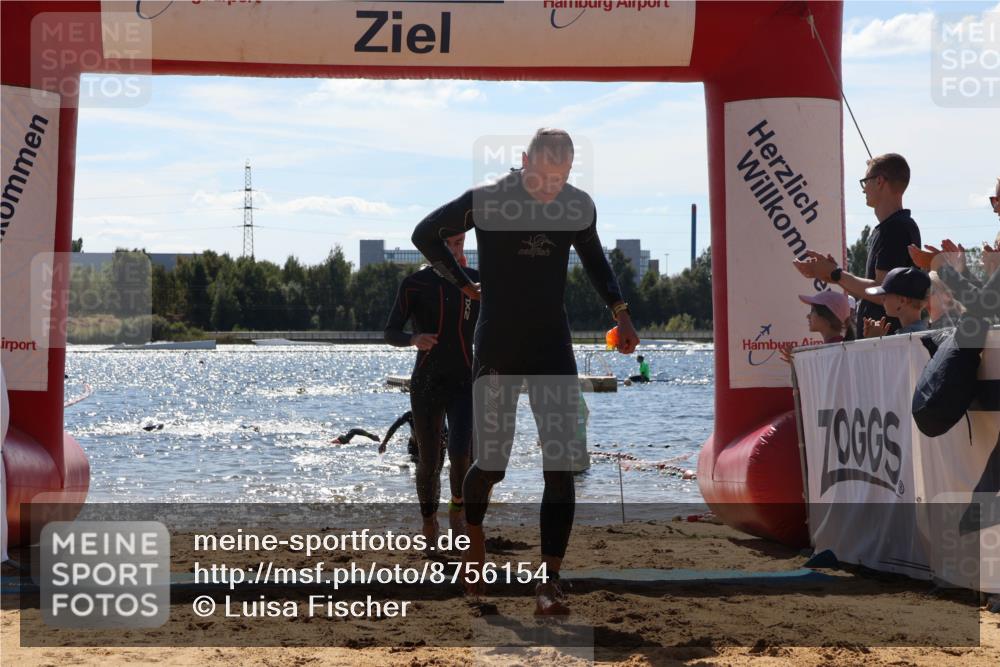 07.09.2025 - 19. Norderstedt Triathlon Luisa Fischer http://msf.ph/oto/8756154 07.09.2025 13:27:41 Schwimmen 880, 969, 1002, 1421 meine-sportfotos.de