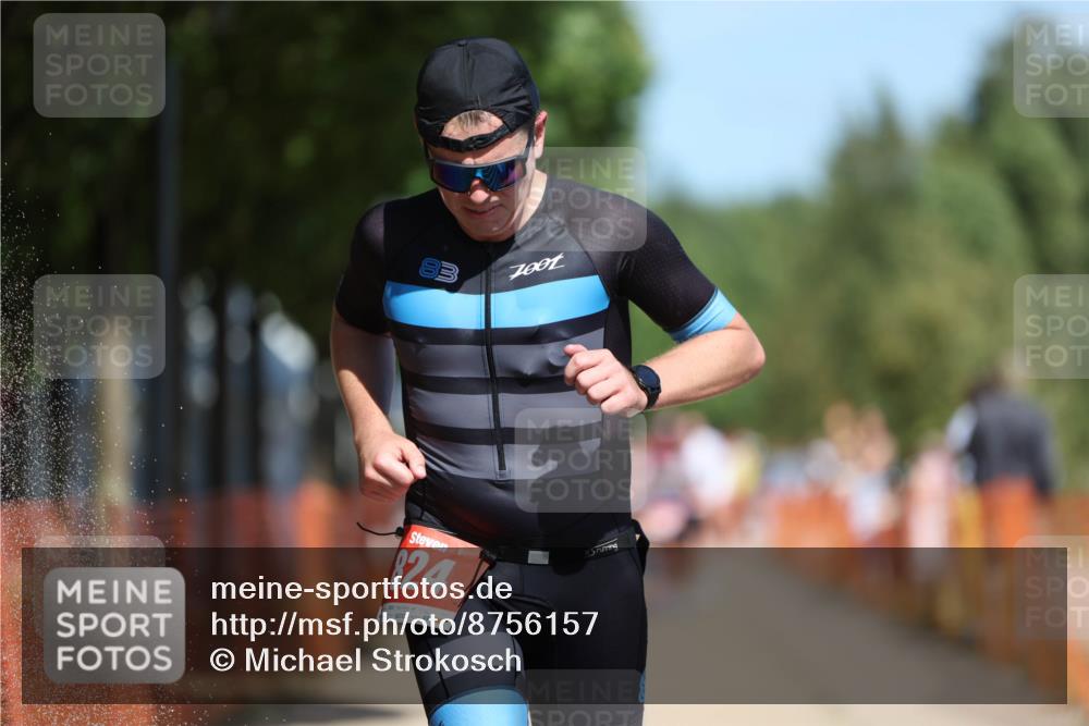 07.09.2025 - 19. Norderstedt Triathlon Michael Strokosch http://msf.ph/oto/8756157 07.09.2025 12:50:01 Laufen 824 meine-sportfotos.de