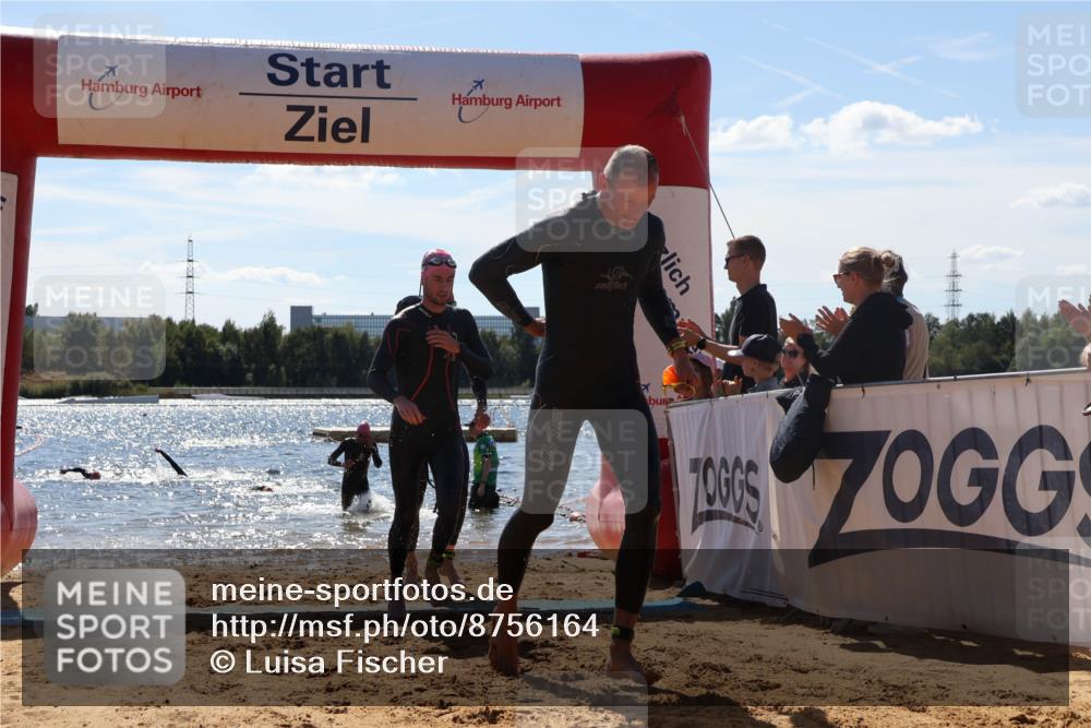 07.09.2025 - 19. Norderstedt Triathlon Luisa Fischer http://msf.ph/oto/8756164 07.09.2025 13:27:42 Schwimmen 880, 969, 975, 1002, 1421 meine-sportfotos.de