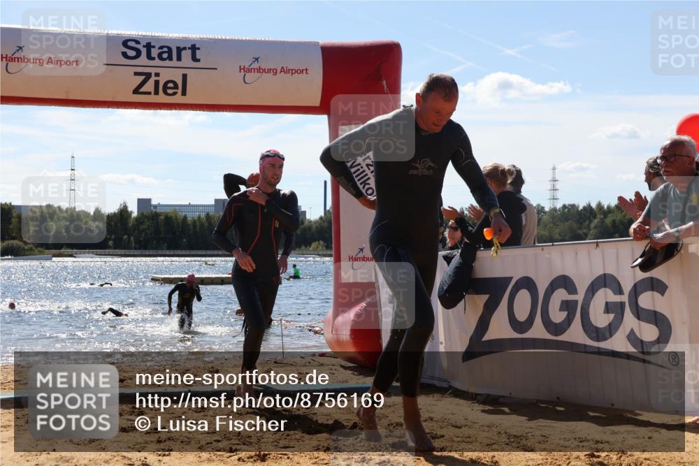 07.09.2025 - 19. Norderstedt Triathlon Luisa Fischer http://msf.ph/oto/8756169 07.09.2025 13:27:42 Schwimmen 880, 969, 975, 1002, 1421 meine-sportfotos.de