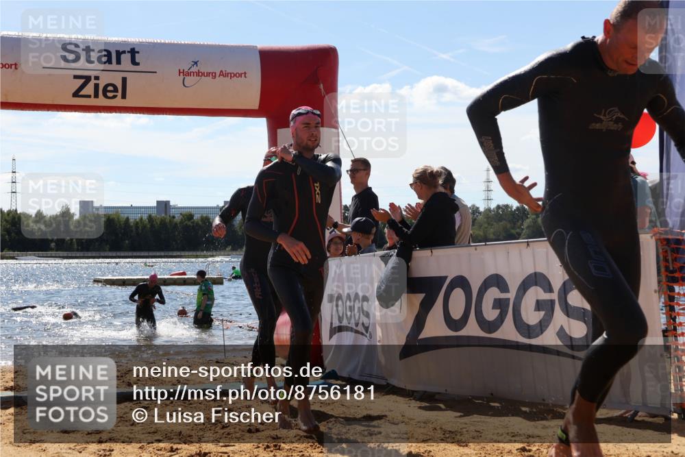 07.09.2025 - 19. Norderstedt Triathlon Luisa Fischer http://msf.ph/oto/8756181 07.09.2025 13:27:43 Schwimmen 880, 969, 975, 1002, 1421 meine-sportfotos.de