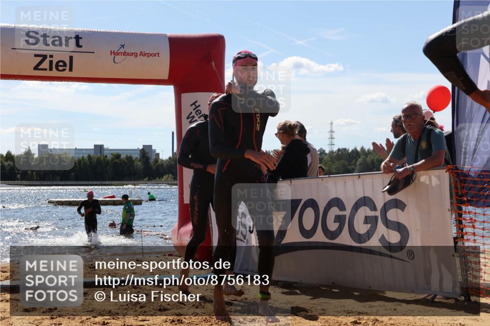 07.09.2025 - 19. Norderstedt Triathlon Luisa Fischer http://msf.ph/oto/8756183 07.09.2025 13:27:43 Schwimmen 880, 969, 975, 1002, 1421 meine-sportfotos.de