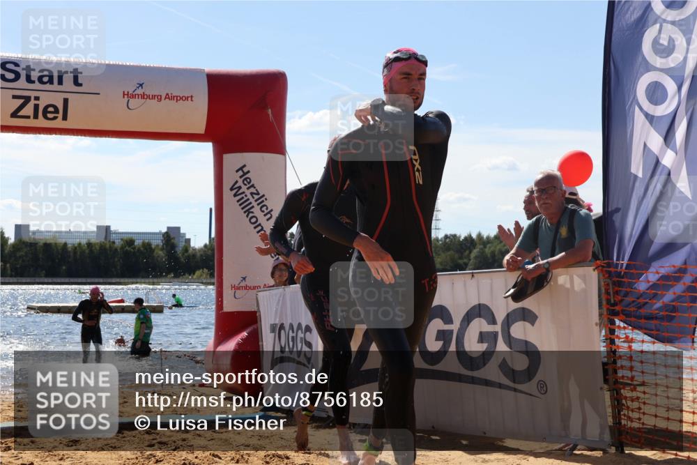 07.09.2025 - 19. Norderstedt Triathlon Luisa Fischer http://msf.ph/oto/8756185 07.09.2025 13:27:44 Schwimmen 880, 969, 975, 1002, 1421 meine-sportfotos.de