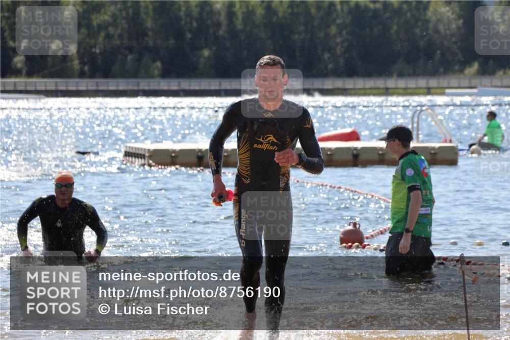 07.09.2025 - 19. Norderstedt Triathlon Luisa Fischer http://msf.ph/oto/8756190 07.09.2025 13:27:45 Schwimmen 880, 969, 975, 1002, 1421 meine-sportfotos.de