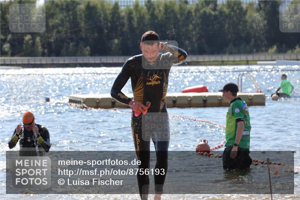 07.09.2025 - 19. Norderstedt Triathlon Luisa Fischer http://msf.ph/oto/8756193 07.09.2025 13:27:46 Schwimmen 880, 969, 975, 1002, 1421 meine-sportfotos.de