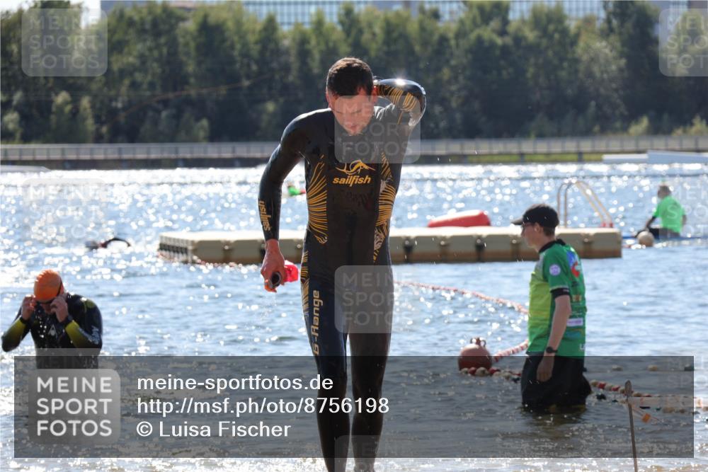 07.09.2025 - 19. Norderstedt Triathlon Luisa Fischer http://msf.ph/oto/8756198 07.09.2025 13:27:46 Schwimmen 880, 969, 975, 1002, 1421 meine-sportfotos.de
