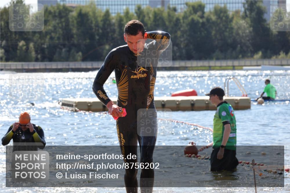 07.09.2025 - 19. Norderstedt Triathlon Luisa Fischer http://msf.ph/oto/8756202 07.09.2025 13:27:46 Schwimmen 880, 969, 975, 1002, 1421 meine-sportfotos.de