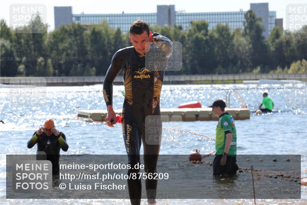07.09.2025 - 19. Norderstedt Triathlon Luisa Fischer http://msf.ph/oto/8756209 07.09.2025 13:27:47 Schwimmen 880, 969, 975, 1002, 1421 meine-sportfotos.de