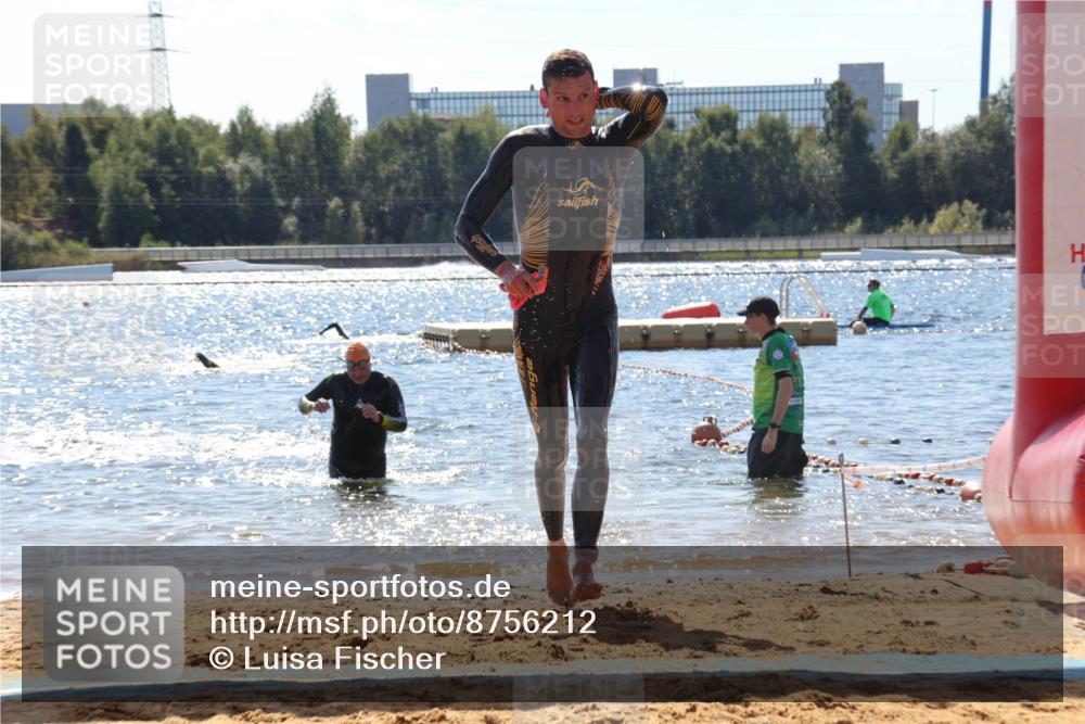 07.09.2025 - 19. Norderstedt Triathlon Luisa Fischer http://msf.ph/oto/8756212 07.09.2025 13:27:47 Schwimmen 880, 969, 975, 1002, 1421 meine-sportfotos.de