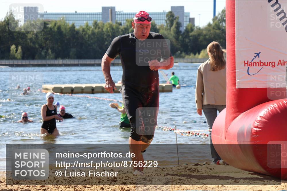 07.09.2025 - 19. Norderstedt Triathlon Luisa Fischer http://msf.ph/oto/8756229 07.09.2025 11:45:51 Schwimmen 727, 780 meine-sportfotos.de